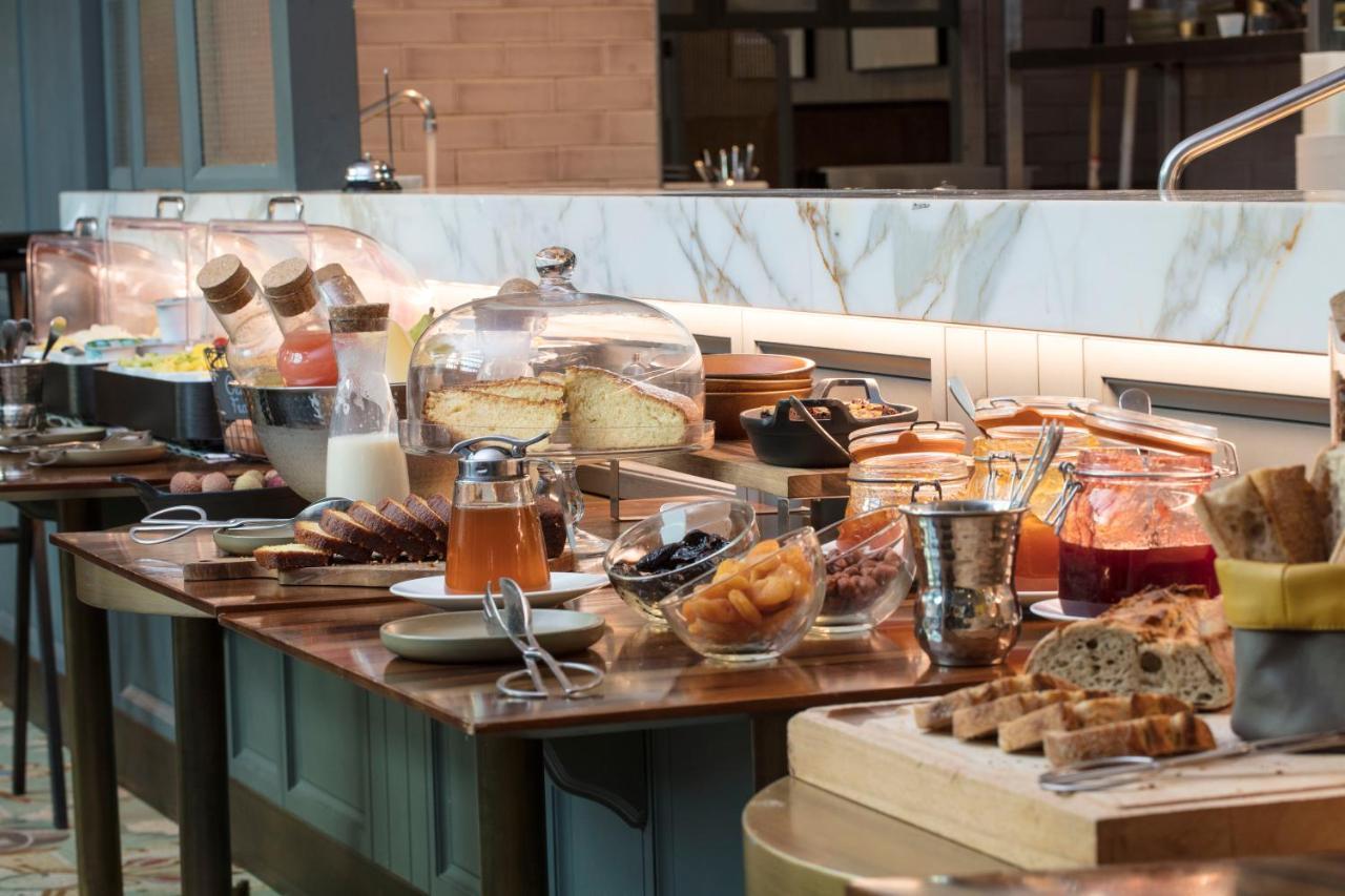 Maison Breguet Париж Екстериор снимка A breakfast buffet